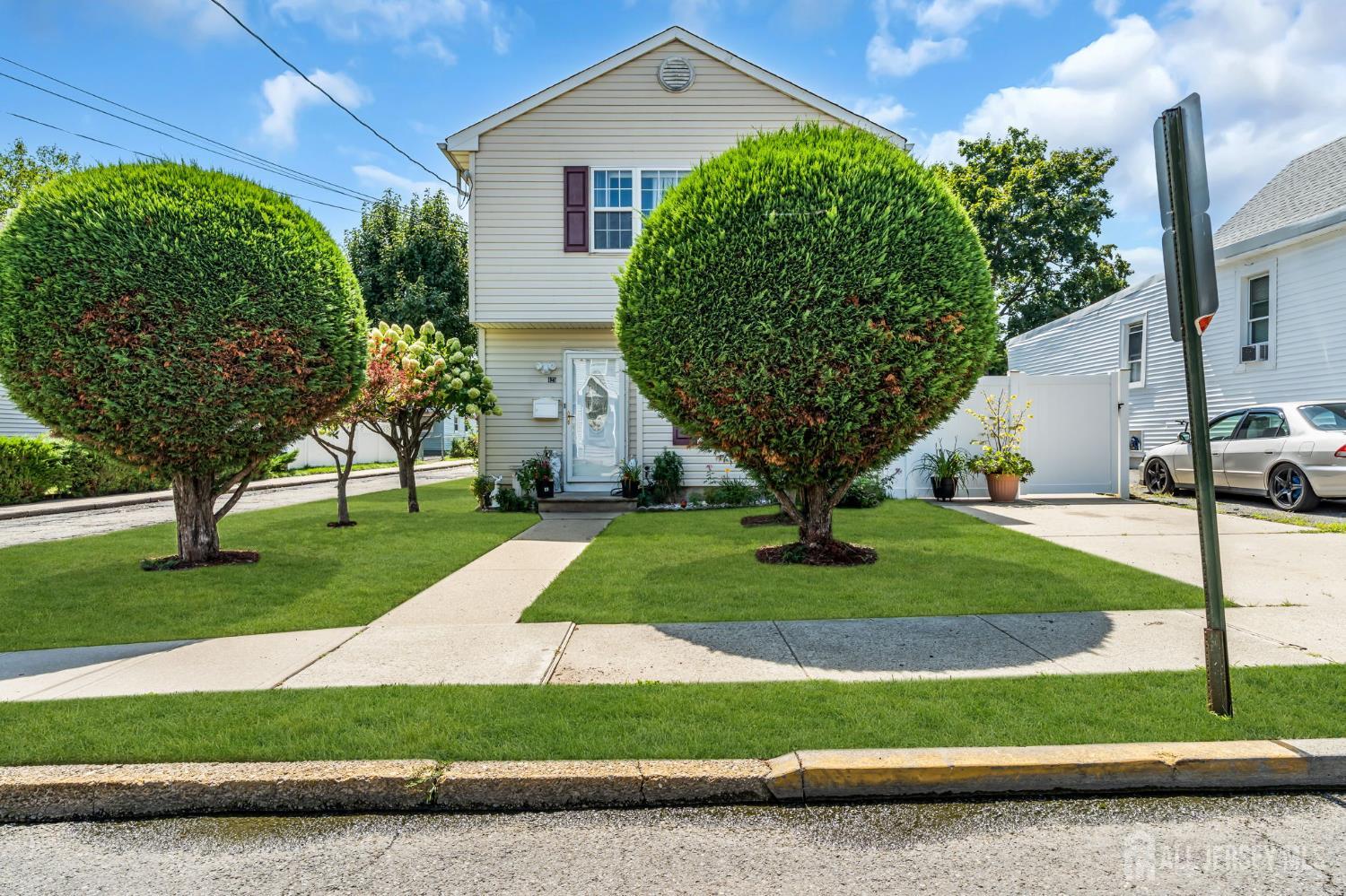 425 Thomas St, Perth Amboy, NJ 08861 photo