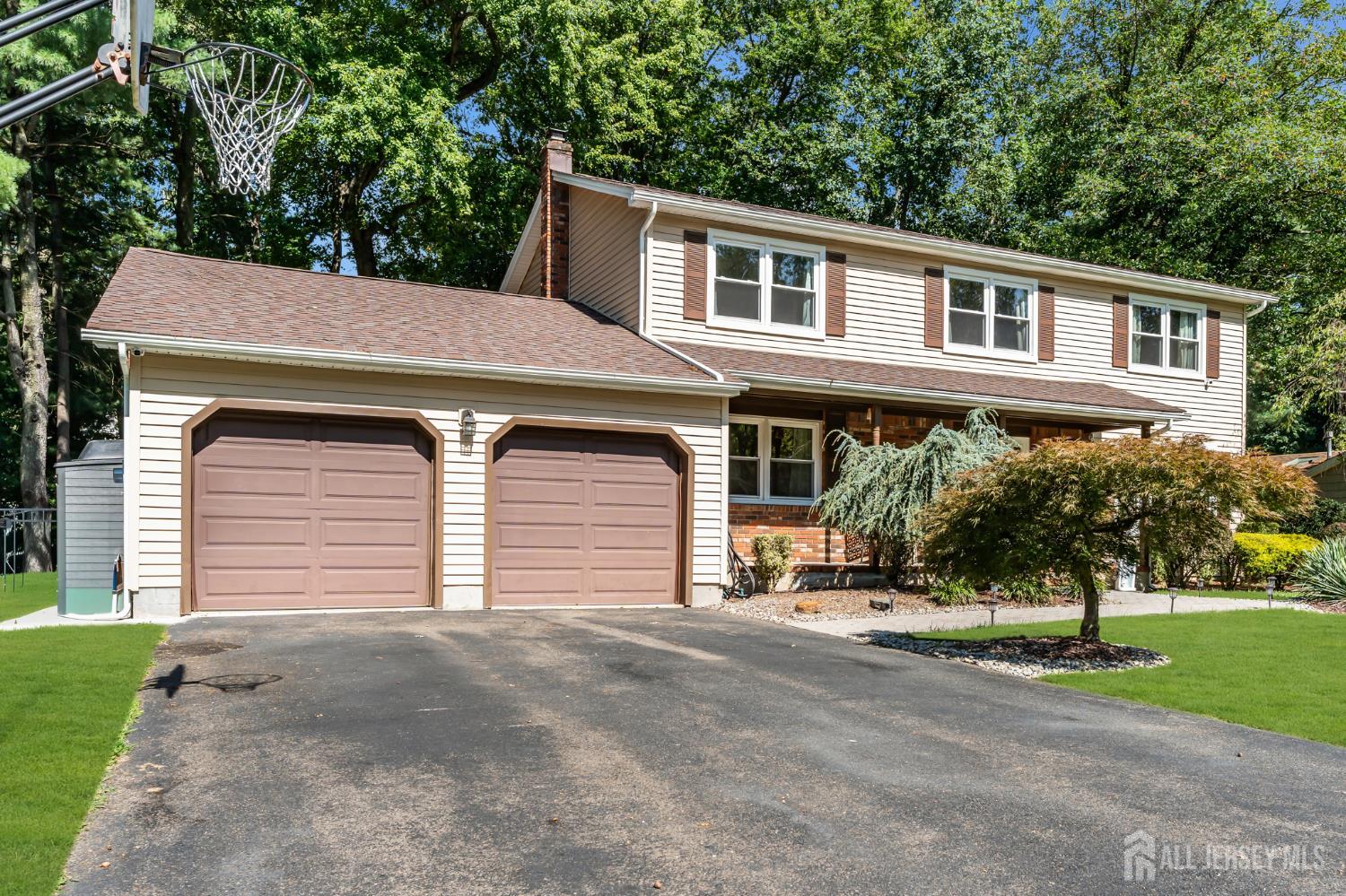 6 Mount Ct, East Brunswick, NJ 08816 photo