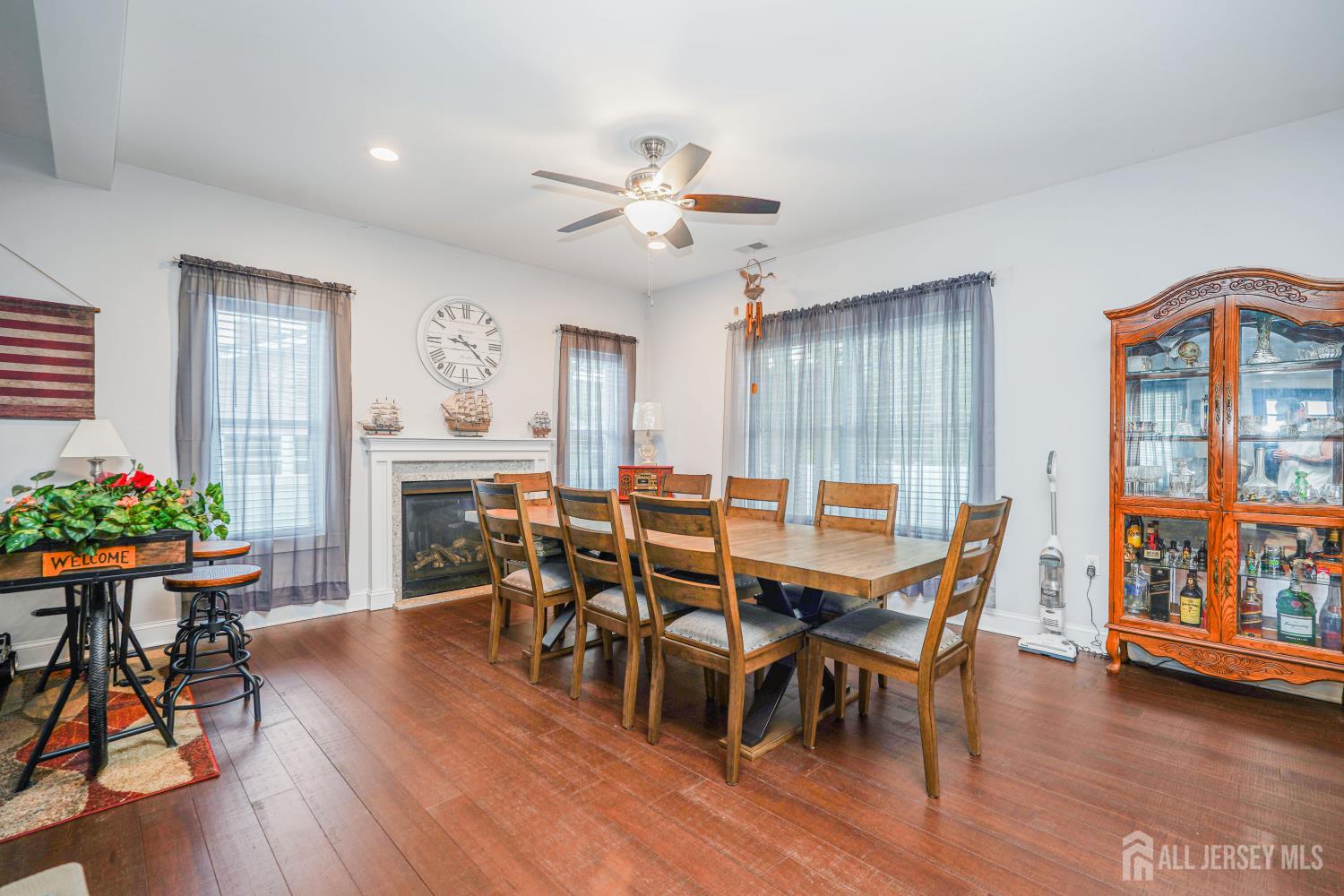 741 Beach Ave, Beachwood, NJ 08722 photo