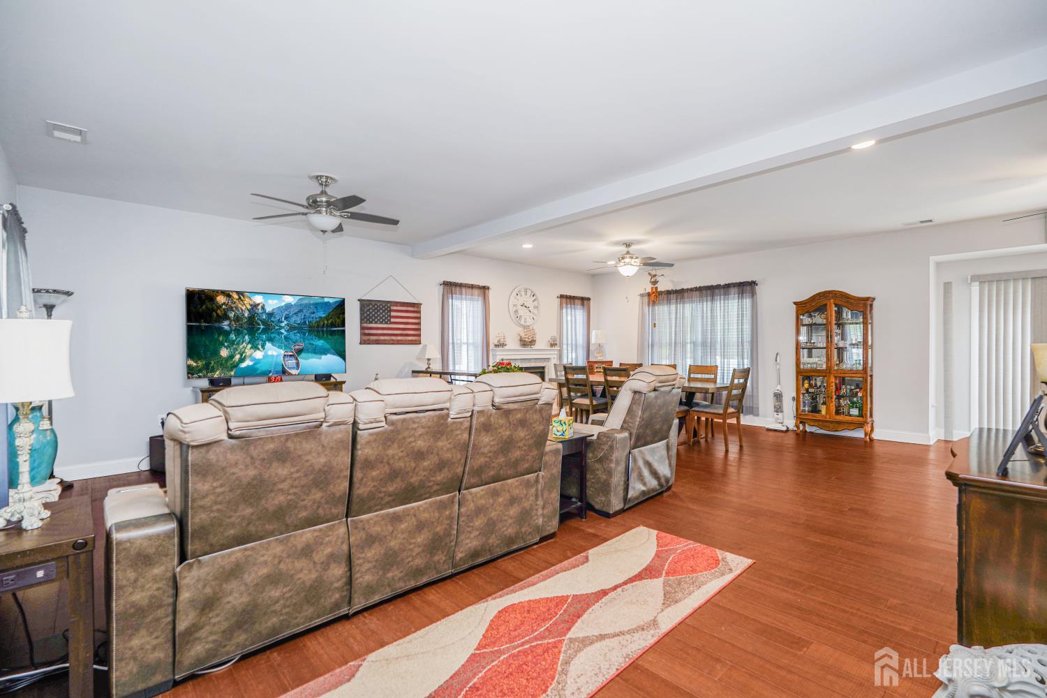 741 Beach Ave, Beachwood, NJ 08722 photo