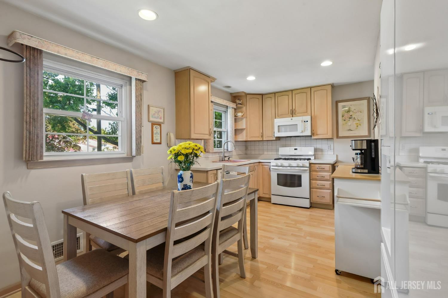 30 Rieder Rd, Edison, NJ 08817 photo