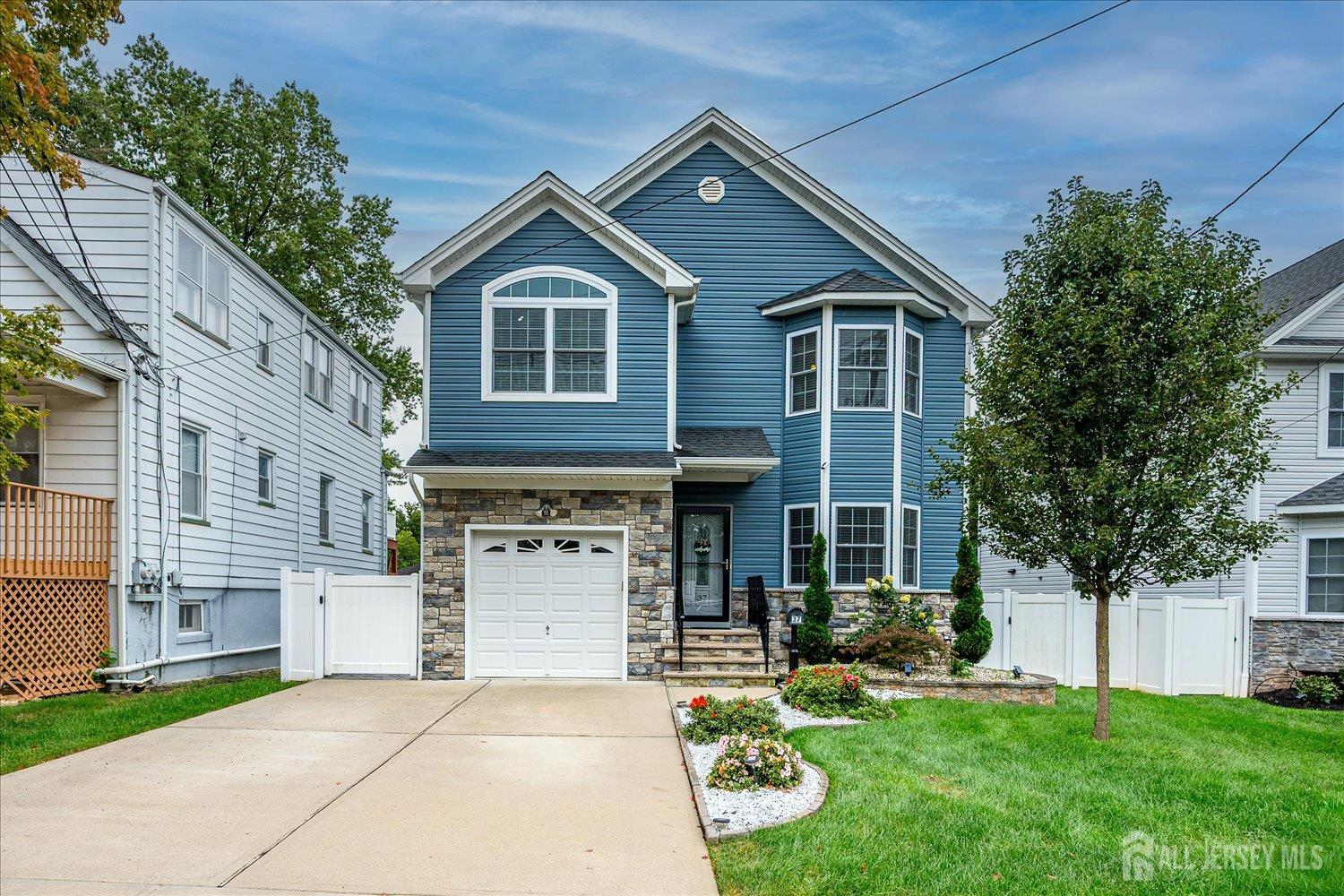 37 Wildwood Ave, Fords, NJ 08863