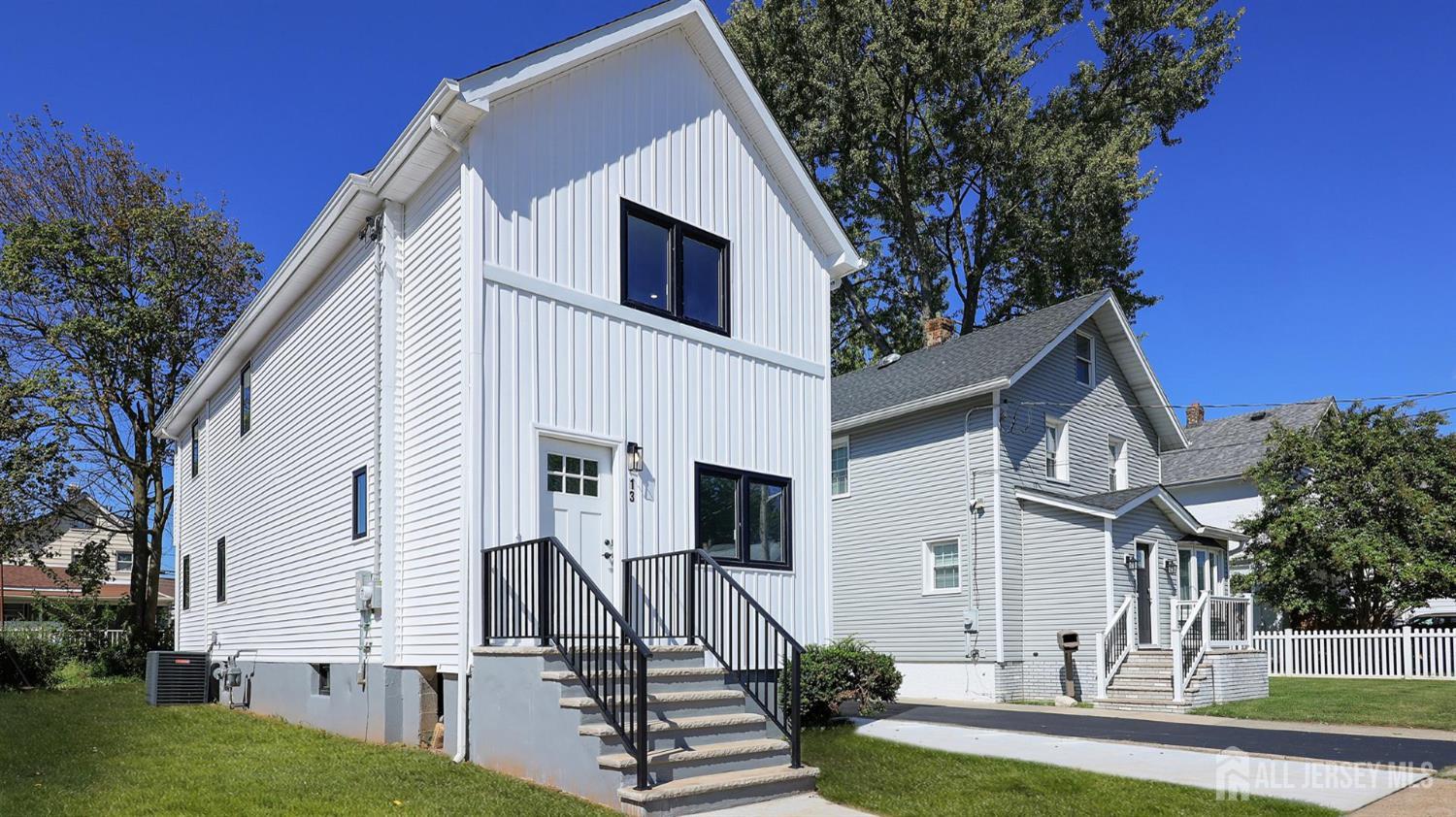 13 Columbus Ave, Edison, NJ 08817