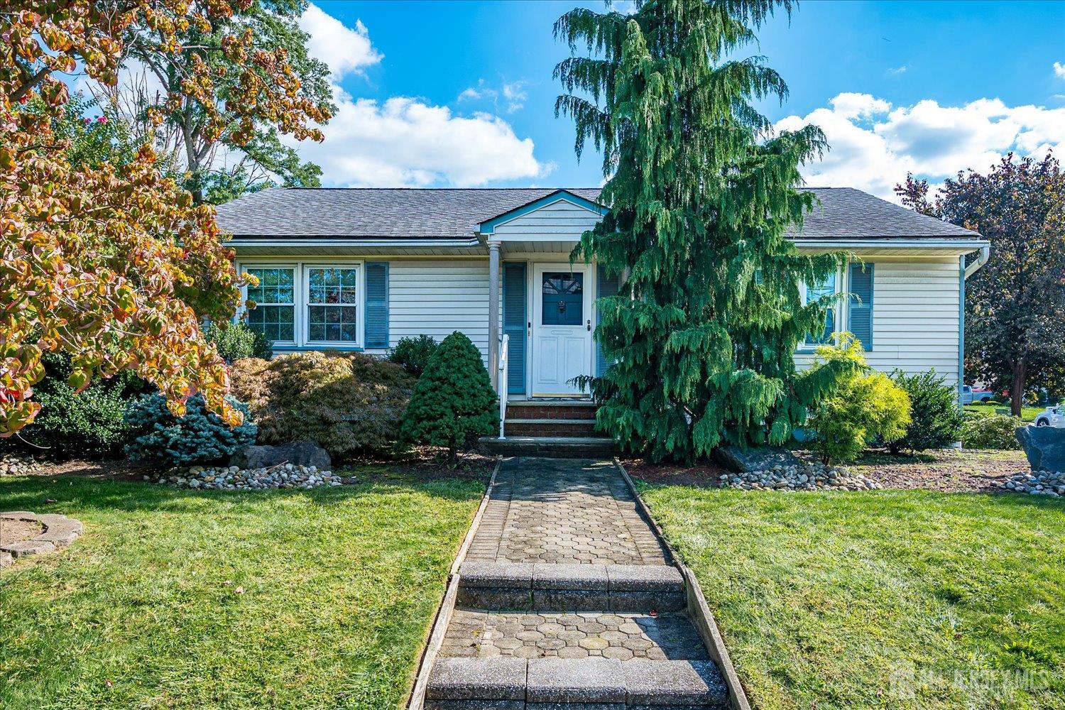 669 Post Rd, Edison, NJ 08817