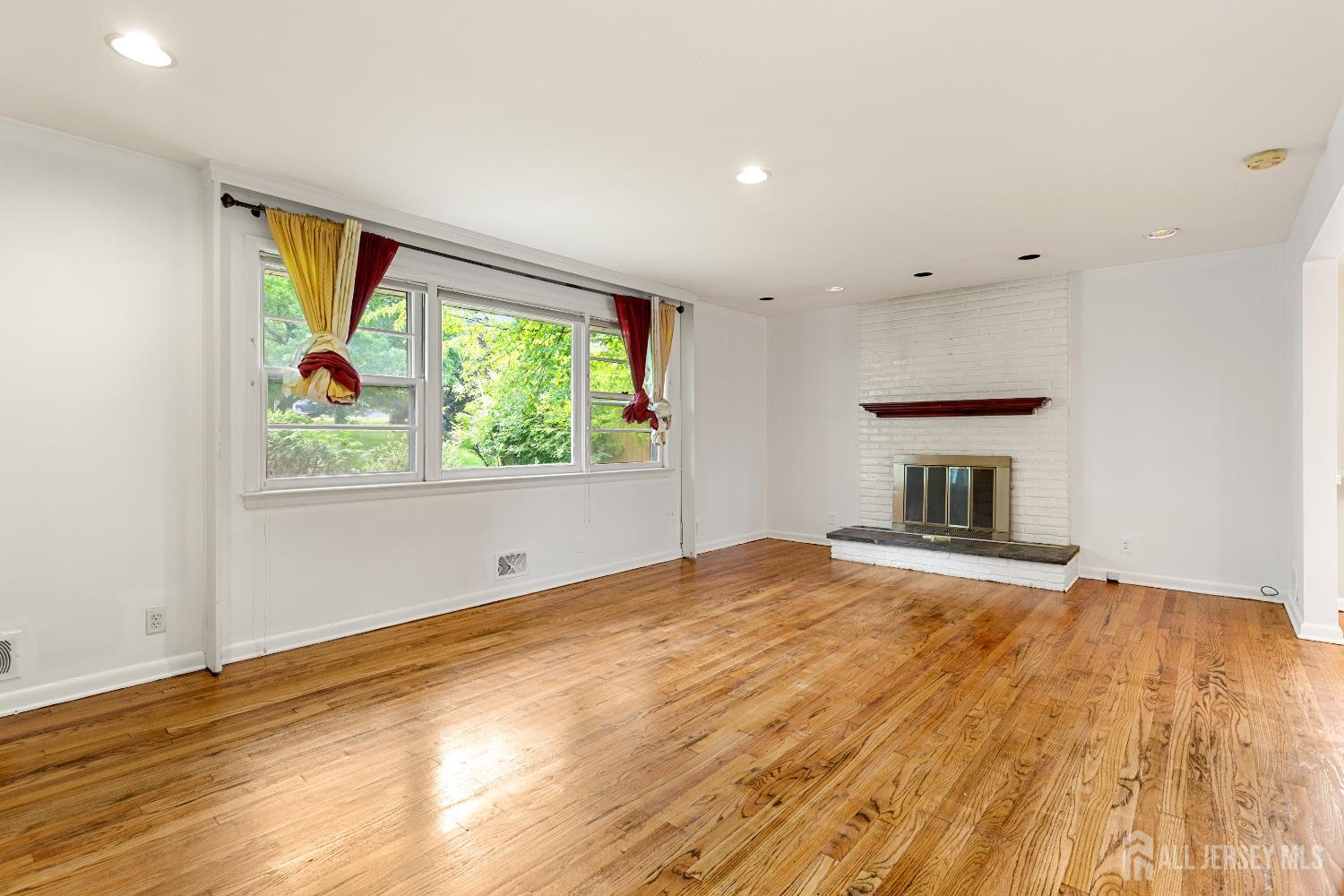 29 Devonshire Terrace, West Orange, NJ 07052 photo
