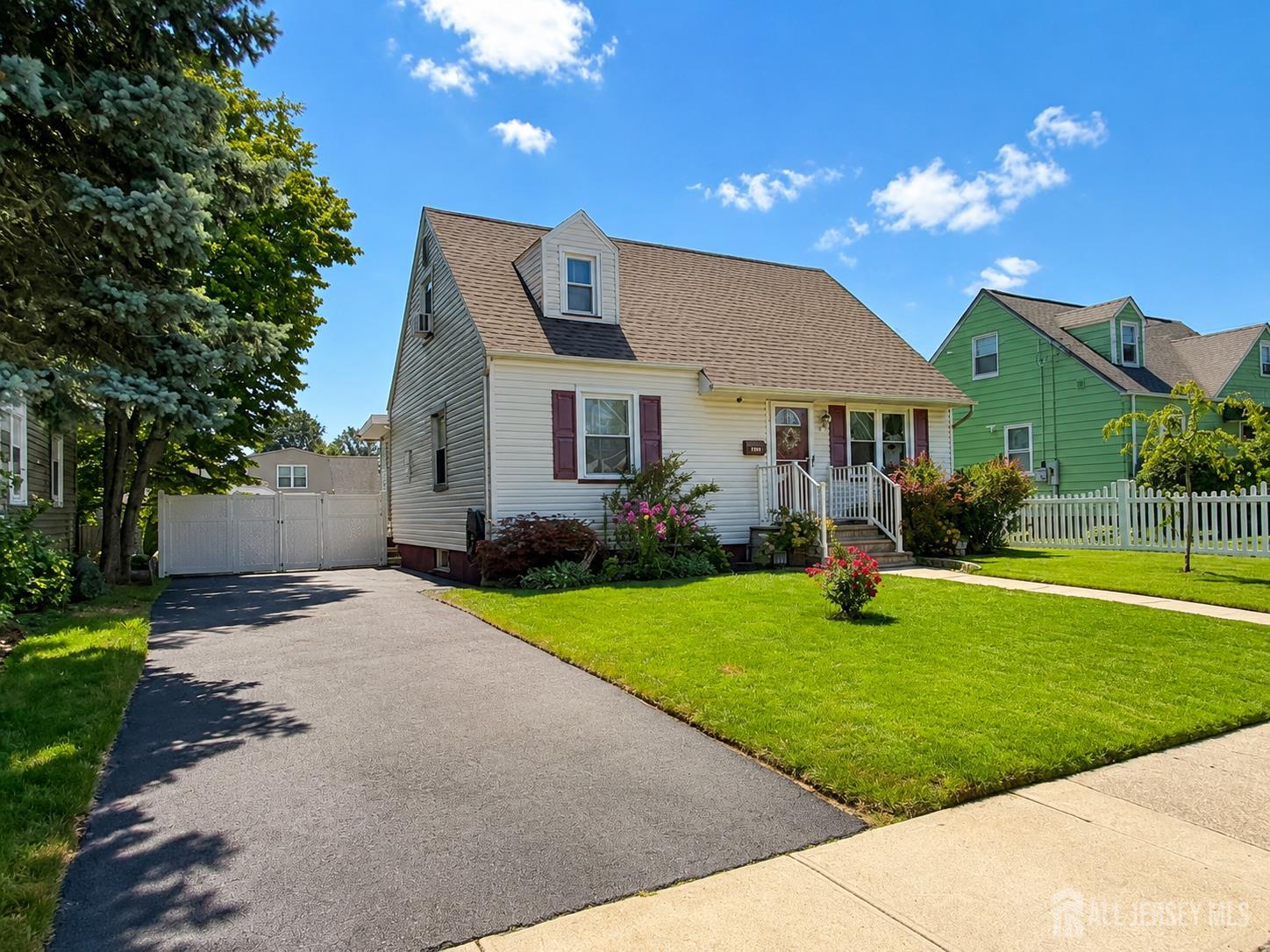 217 Bergen St, Woodbridge Proper, NJ 07095