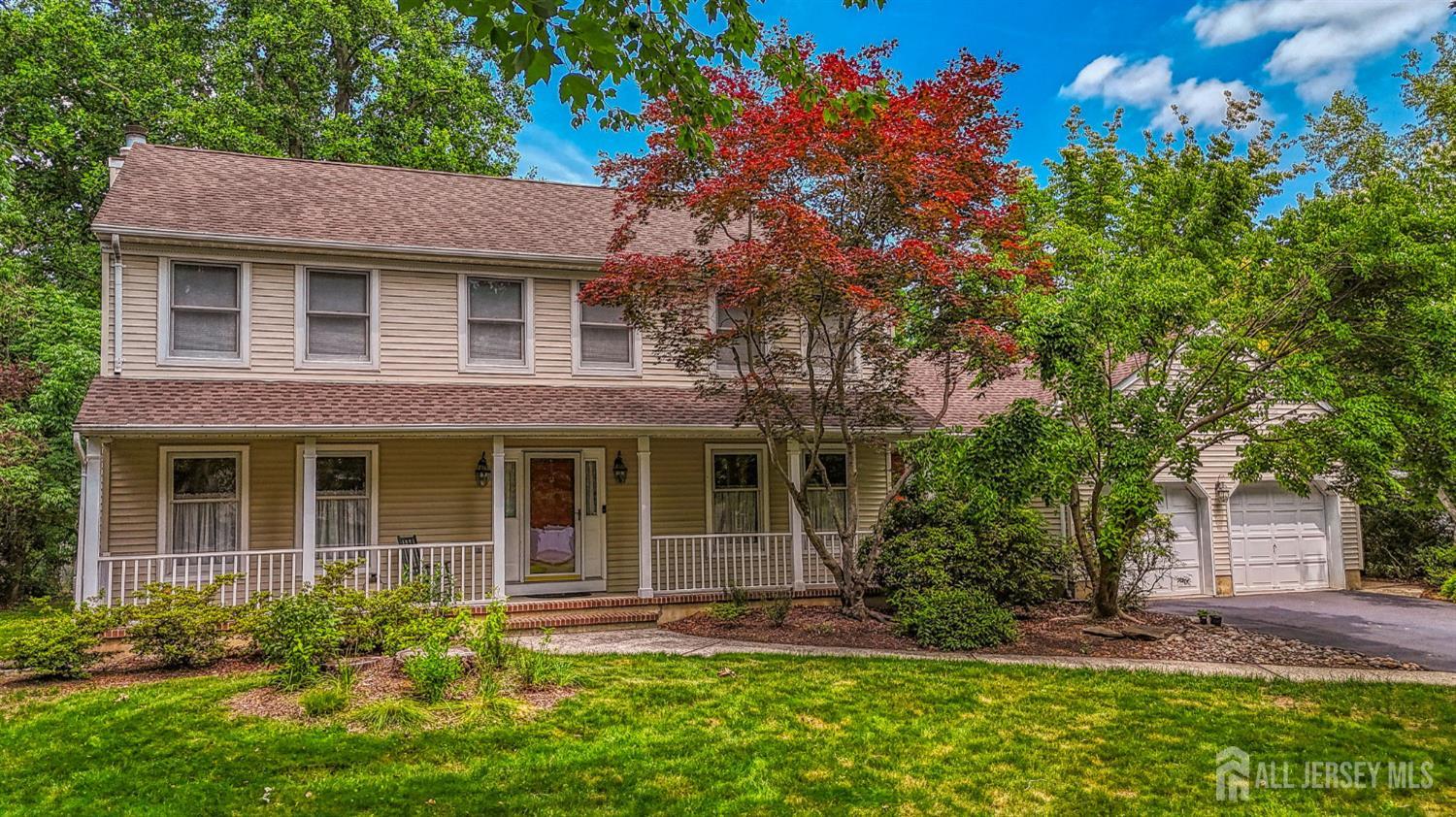 7 Lake Farrington Dr, North Brunswick, NJ 08902 photo