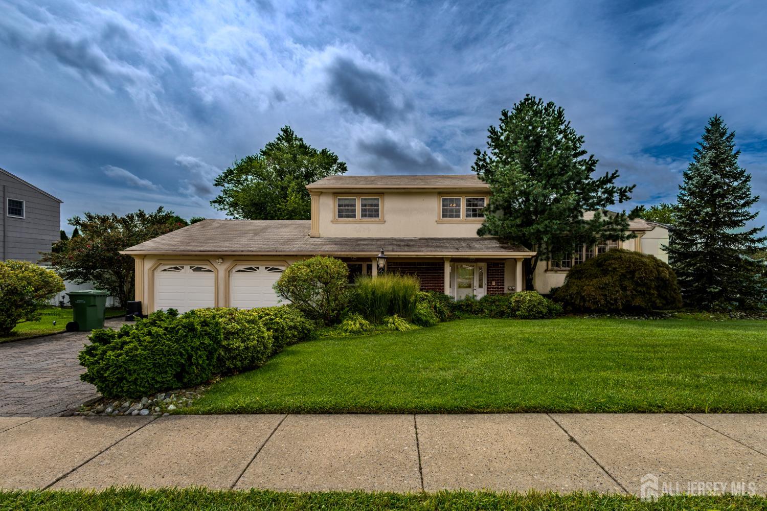10 Devonshire Rd, Parlin, NJ 08859