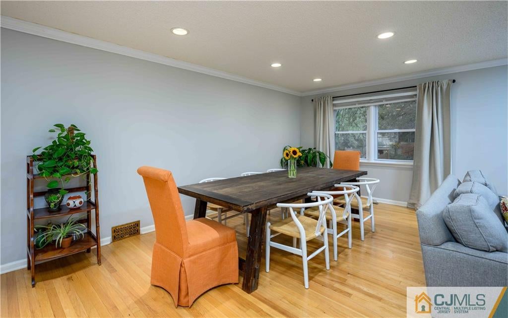 96 Emerson Rd, Franklin, NJ 08873 photo