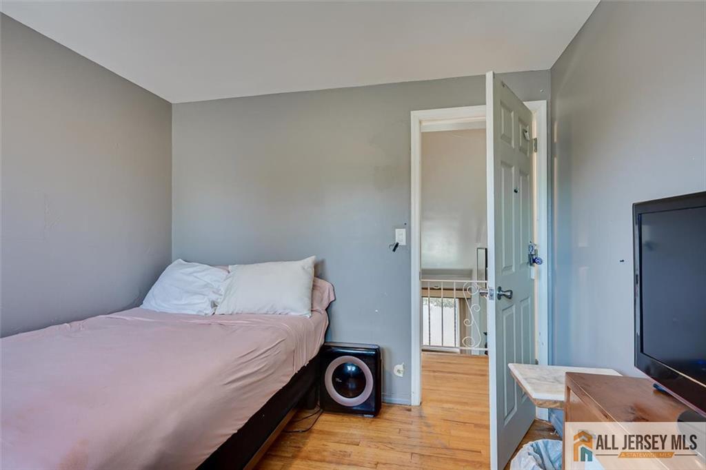 89 Whitman St, Carteret, NJ 07008 photo