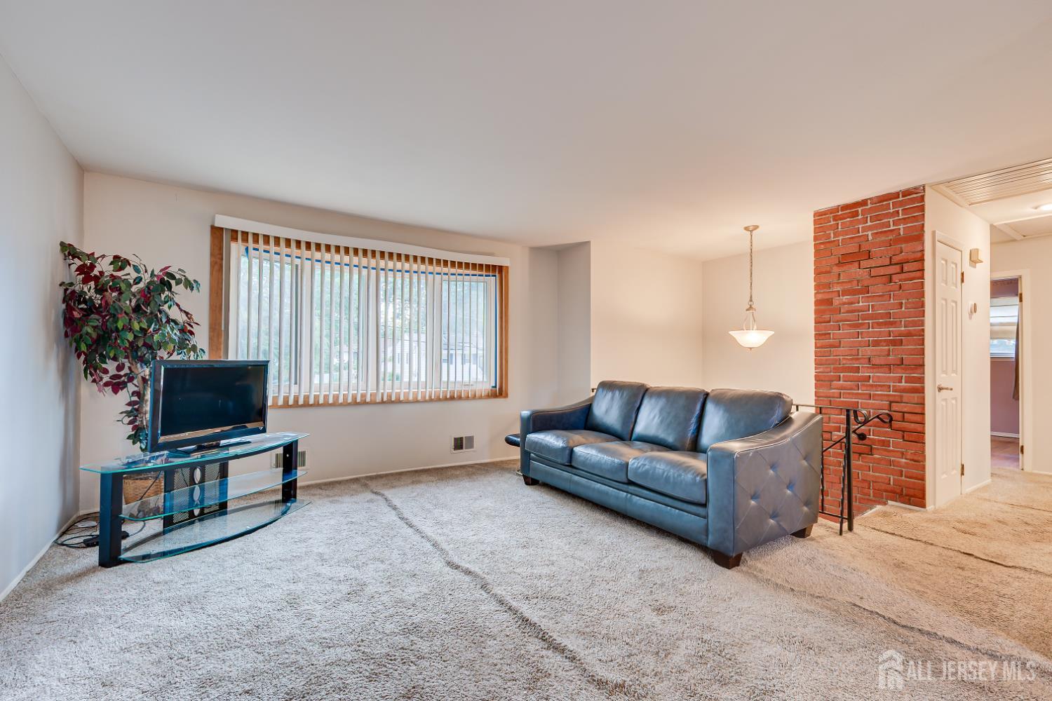 437 Evona Ave, Piscataway, NJ 08854 photo