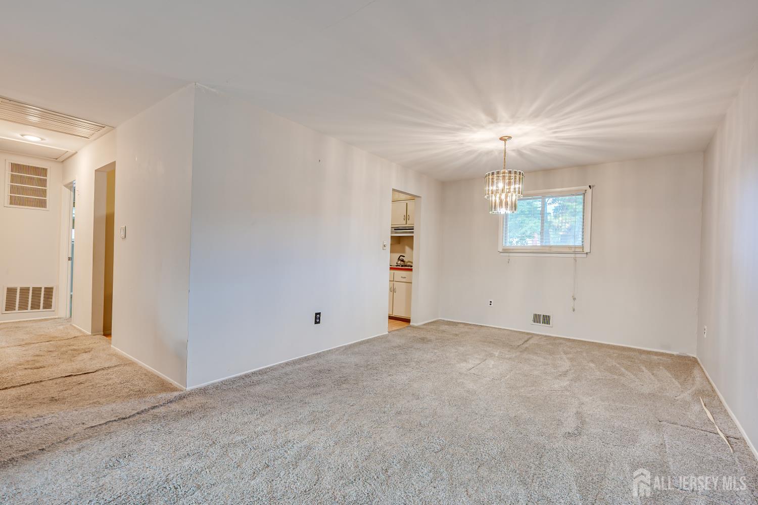 437 Evona Ave, Piscataway, NJ 08854 photo