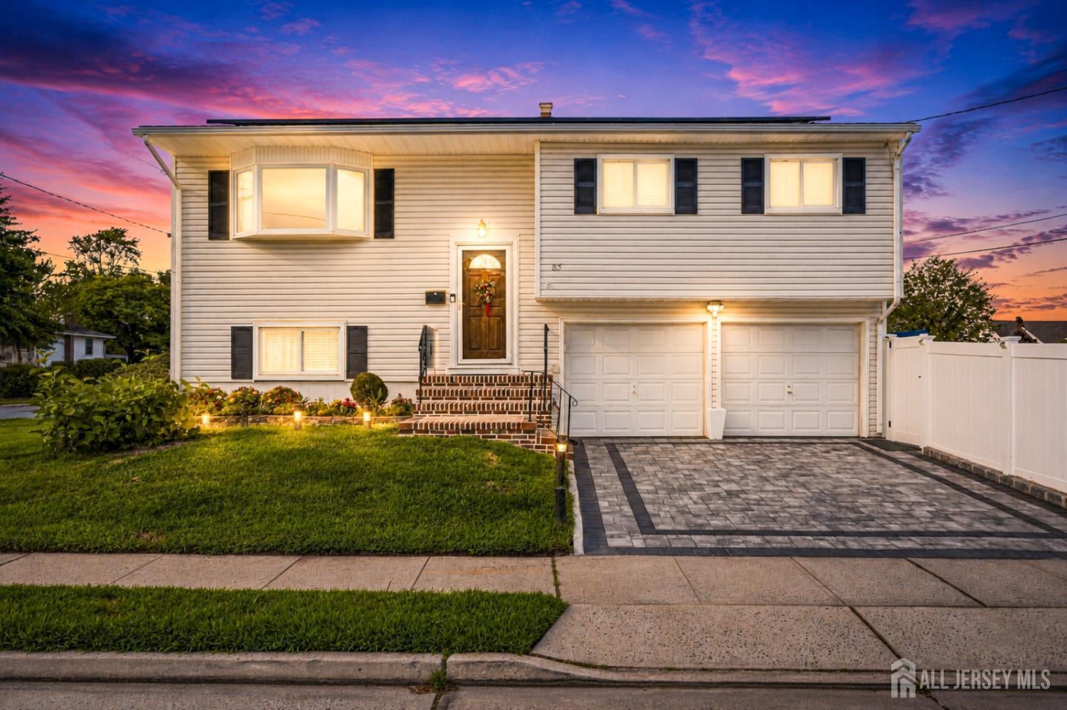 85 Laurel St, Carteret, NJ 07008