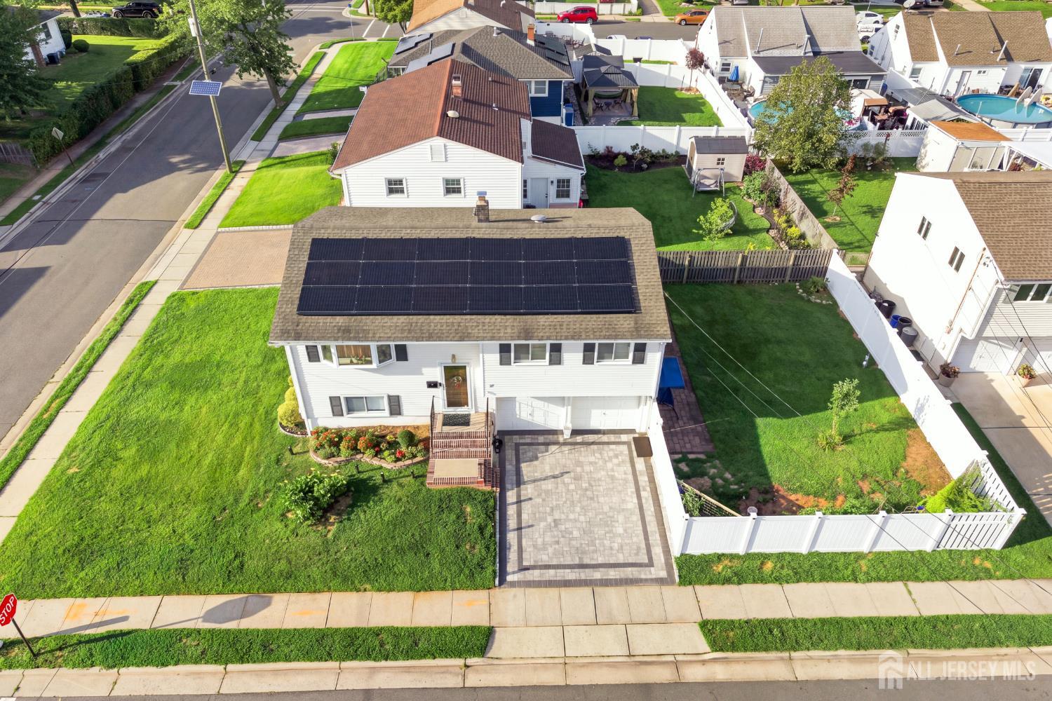 85 E Laurel St, Carteret, NJ 07008 photo