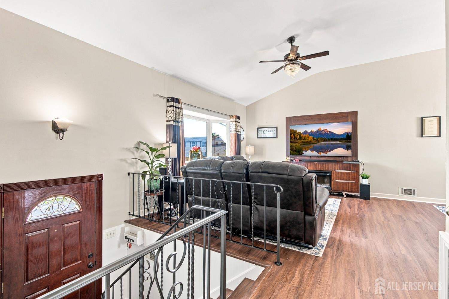 85 E Laurel St, Carteret, NJ 07008 photo