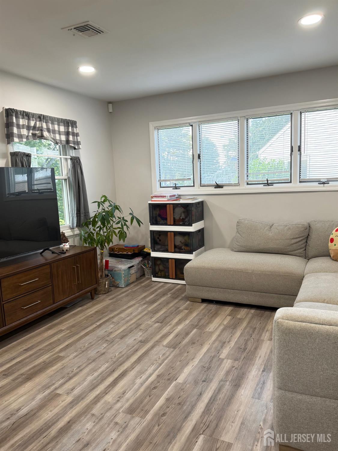 67 Winthrop Rd, Edison, NJ 08817 photo