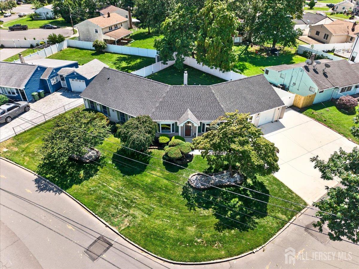 6 Idlewild Rd, Edison, NJ 08817 photo