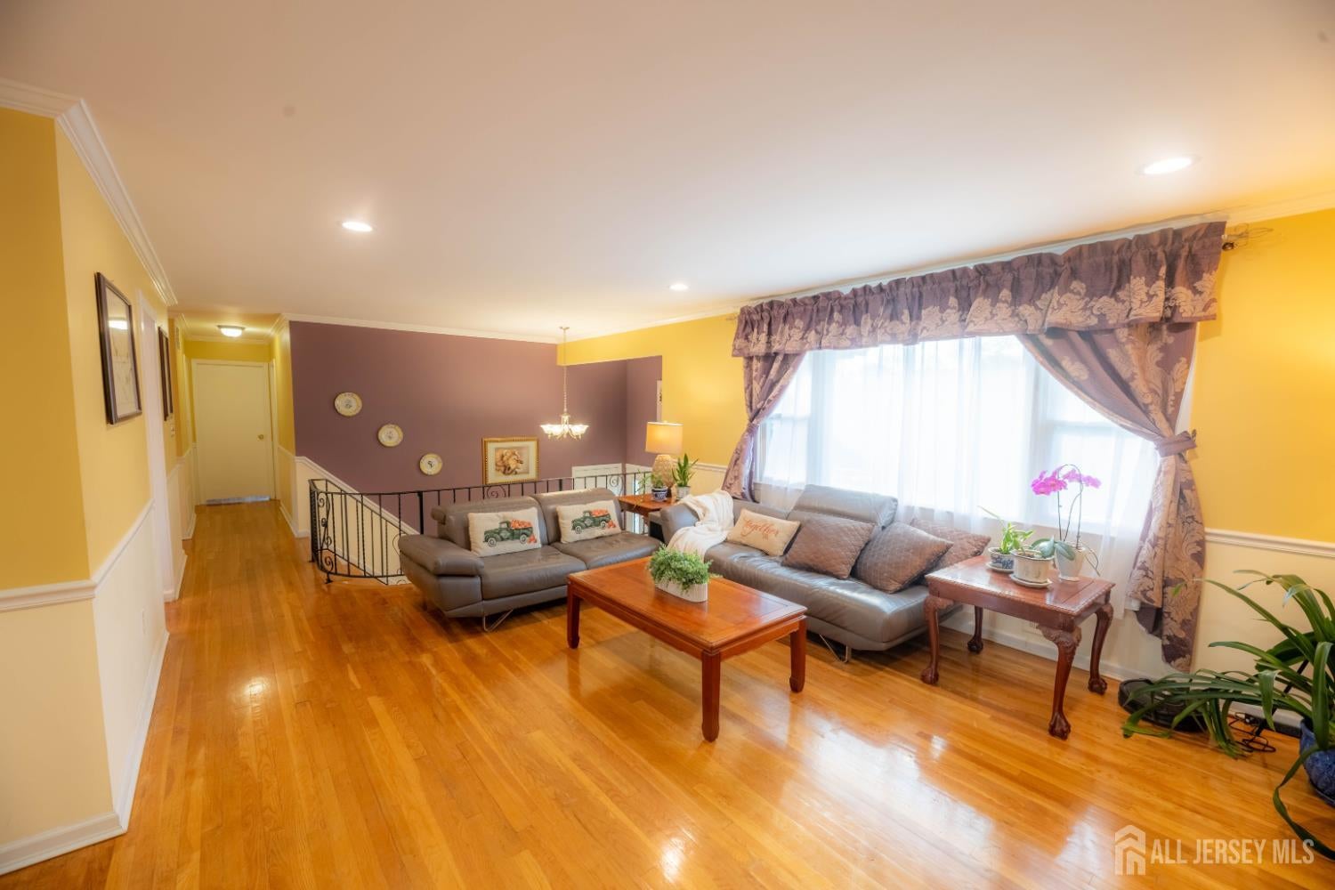 4 Charles Ct, Edison, NJ 08820 photo