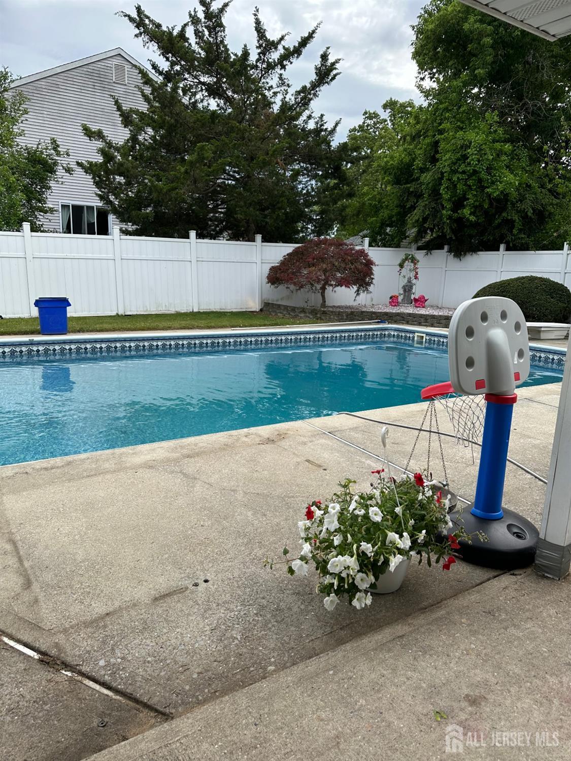 27 Harrigan Ave, Monroe, NJ 08831 photo