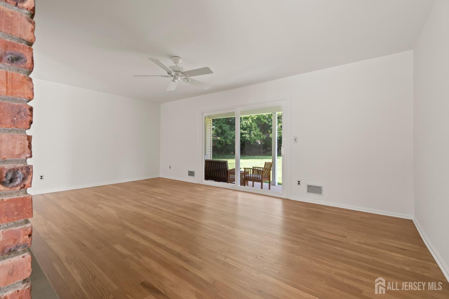 673 Colts Neck Rd, Freehold, NJ 07728 photo