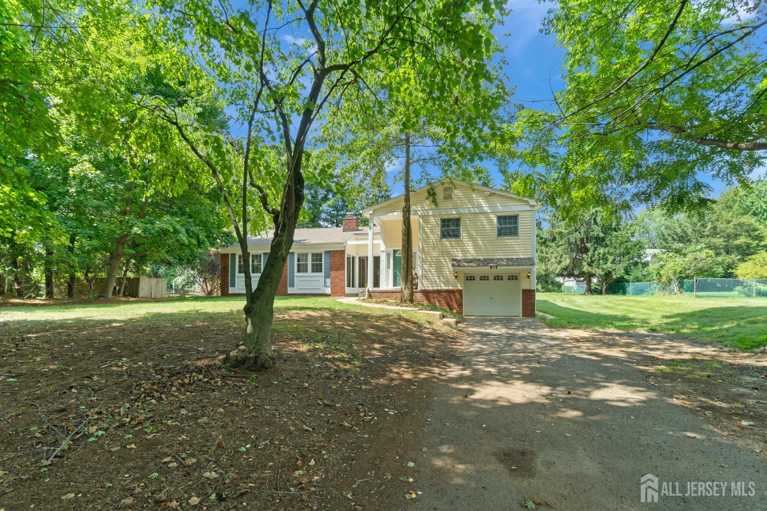 673 Colts Neck Rd, Freehold, NJ 07728