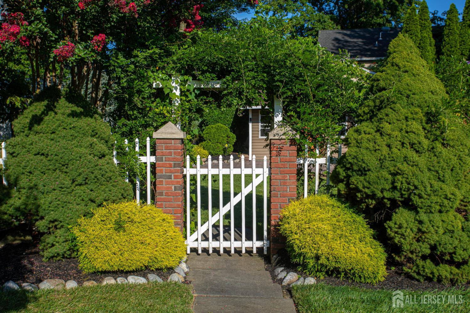 58 Miara St, Sayreville, NJ 08859 photo