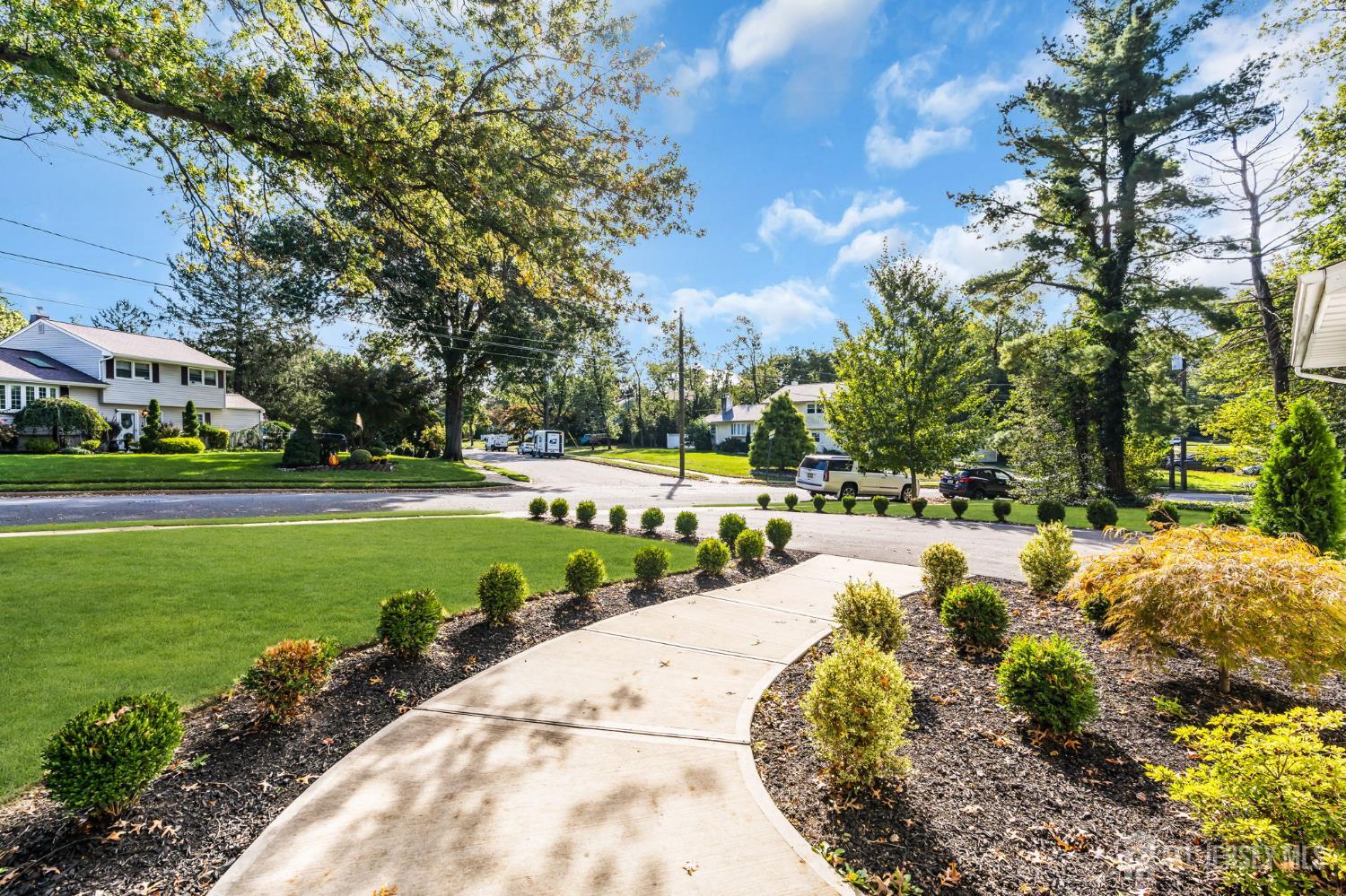 4 White Oak Rd, East Brunswick, NJ 08816 photo