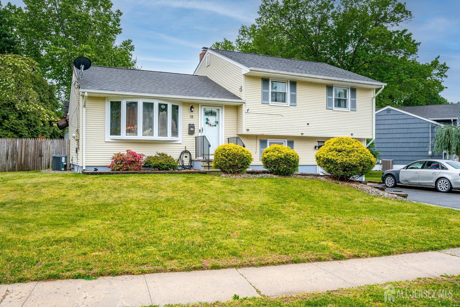 18 Starlit Dr, Middlesex, NJ 08846 photo