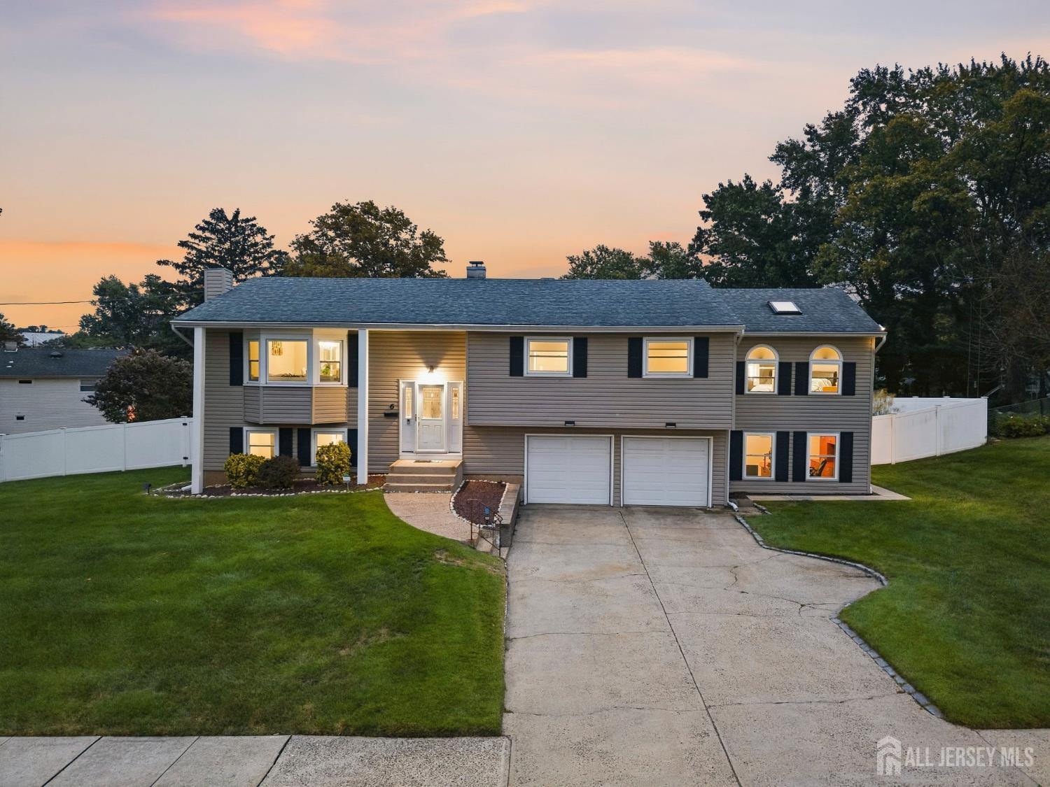 6 Sherry Rd, East Brunswick, NJ 08816