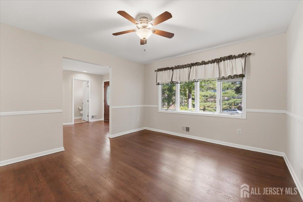 6 King Arthurs Ct, Edison, NJ 08820 photo