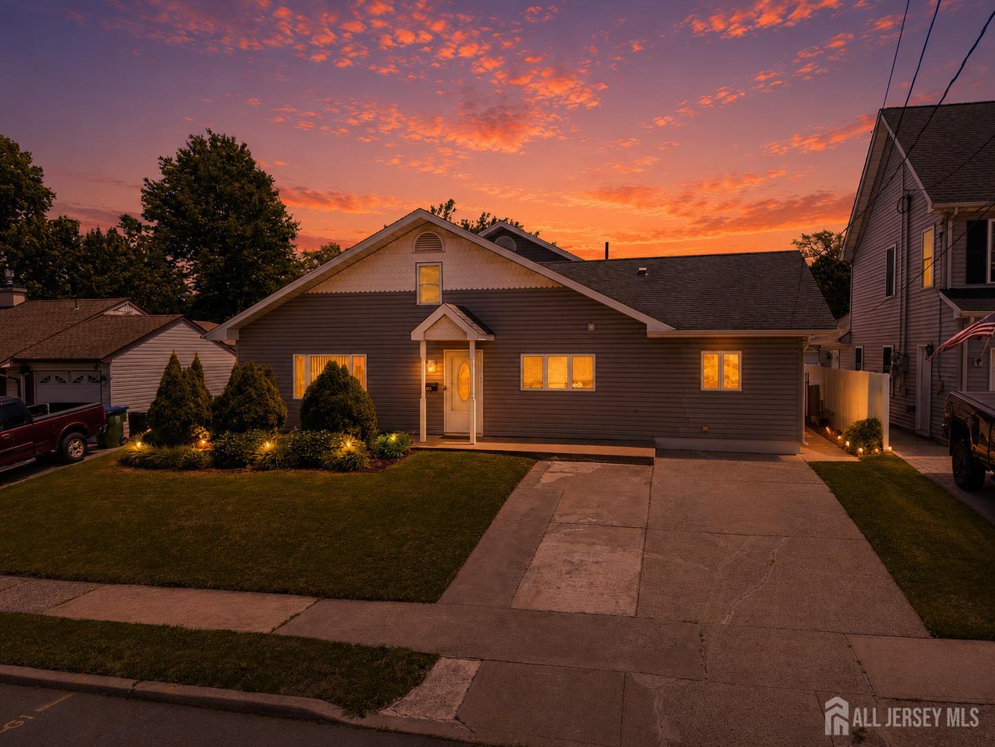 24 Winthrop Rd, Edison, NJ 08817