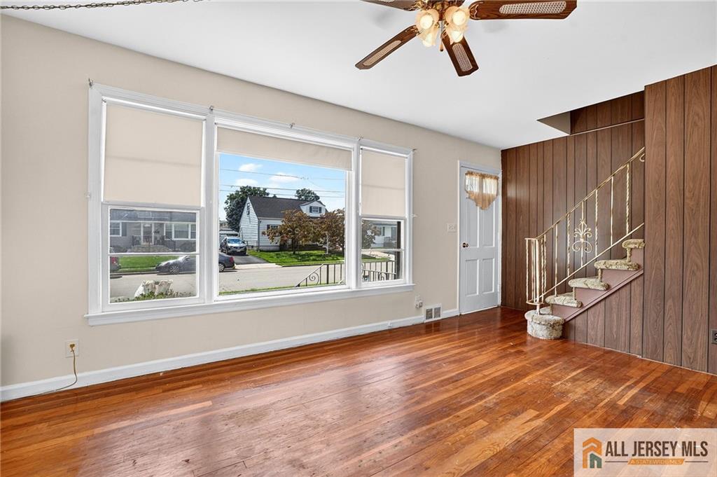 68 Oak St, Carteret, NJ 07008 photo