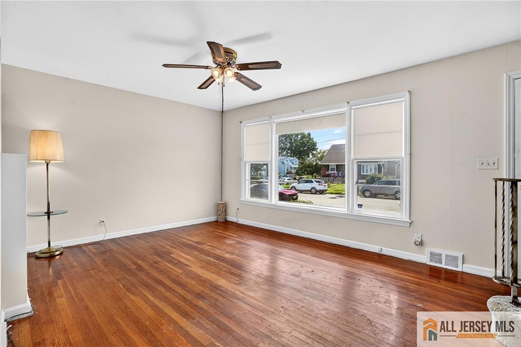 68 Oak St, Carteret, NJ 07008 photo