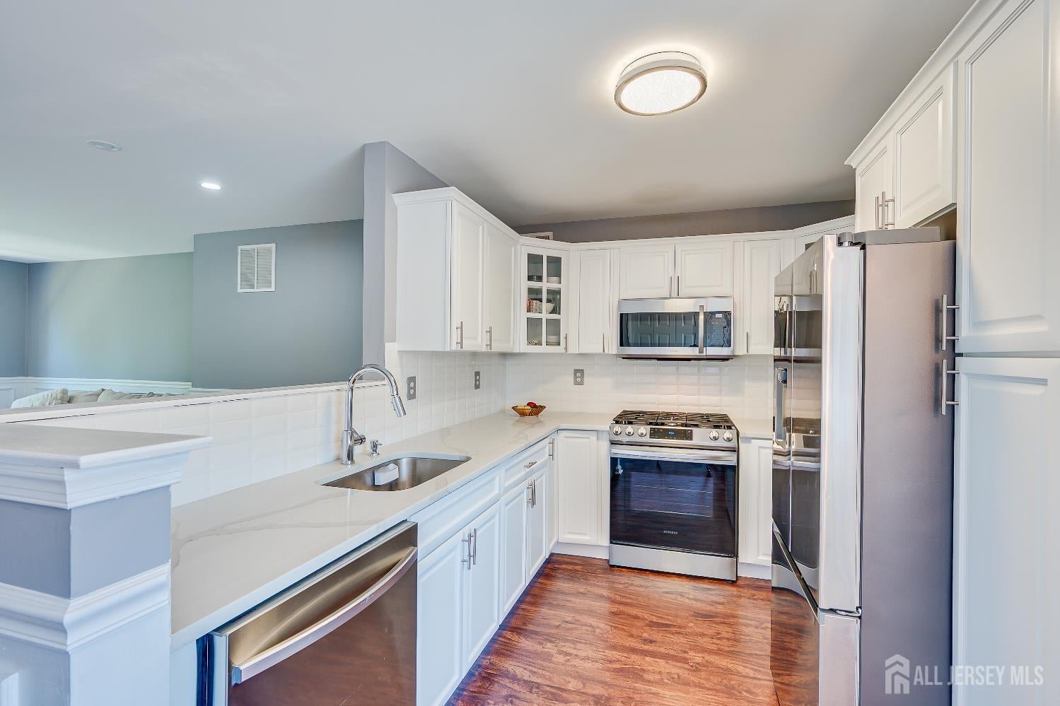 41 Rojewski Way, Parlin, NJ 08859 photo