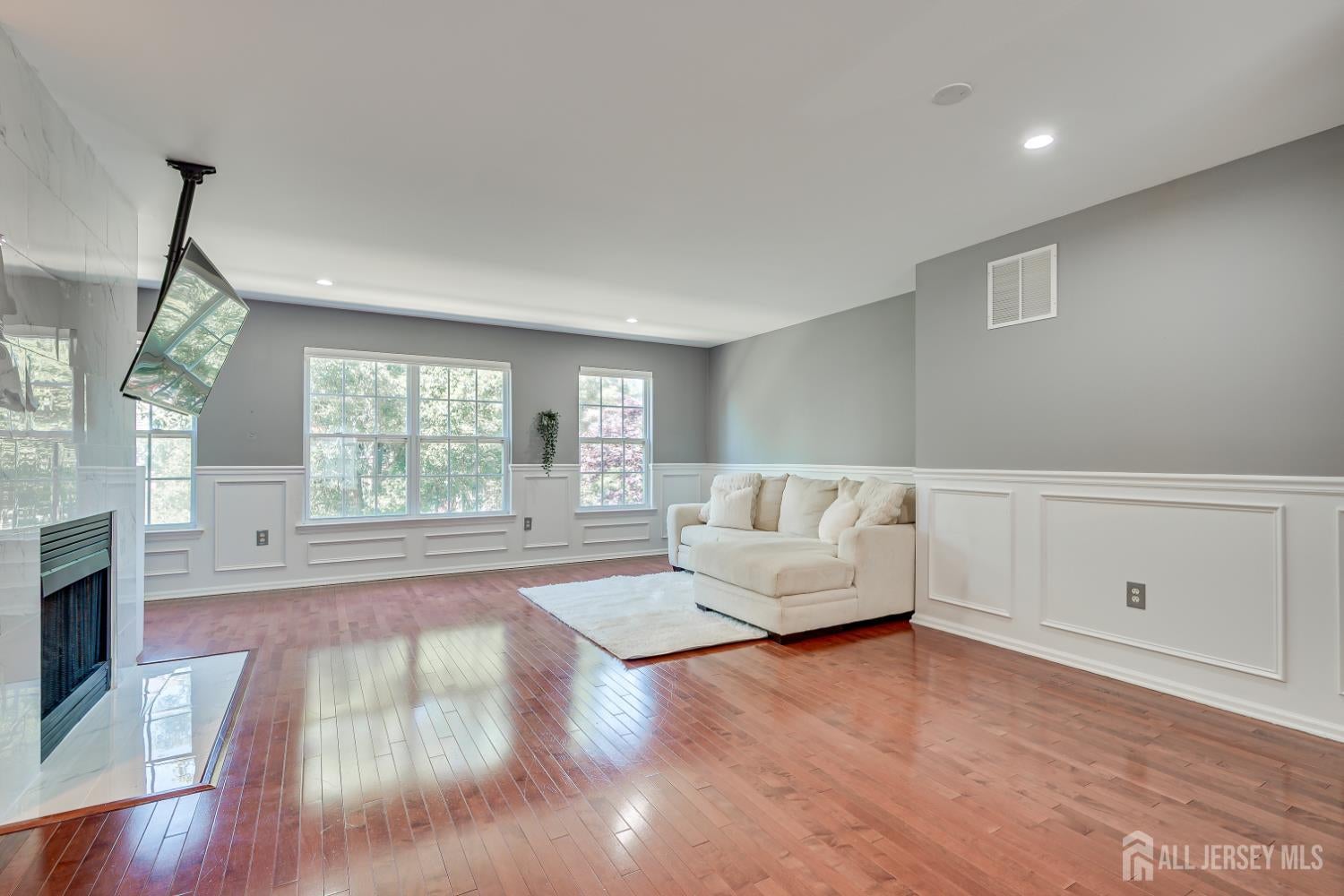 41 Rojewski Way, Parlin, NJ 08859 photo