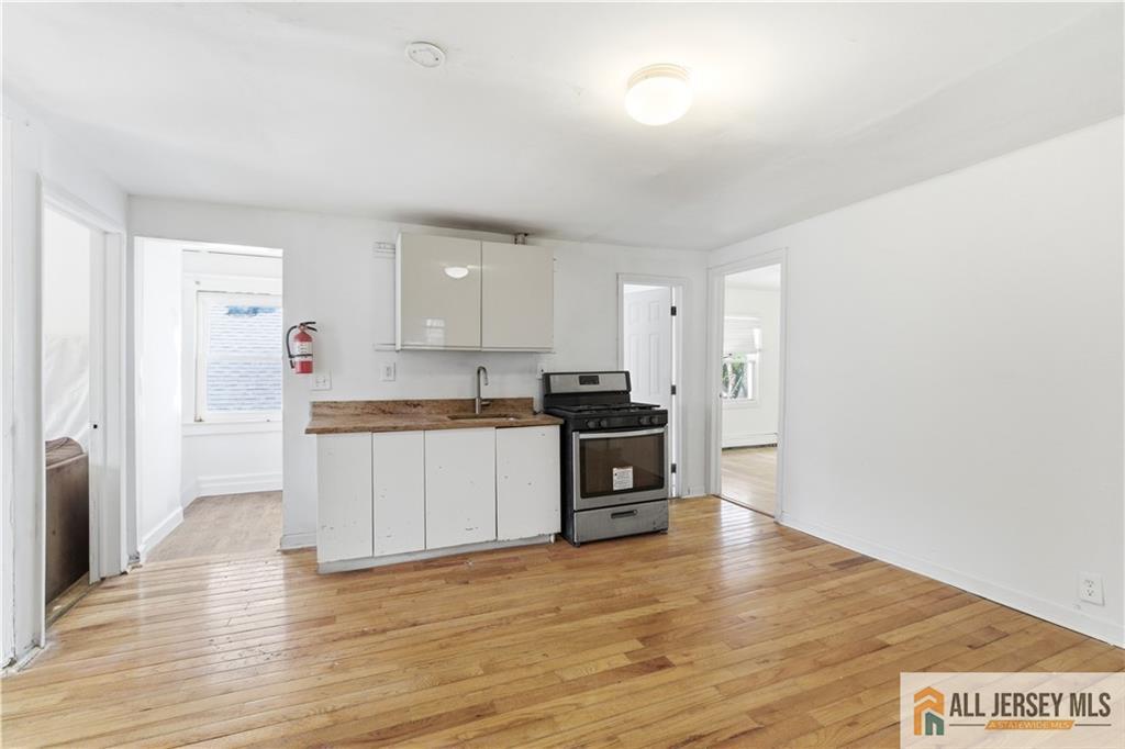 15 S Ward St, New Brunswick, NJ 08901 photo
