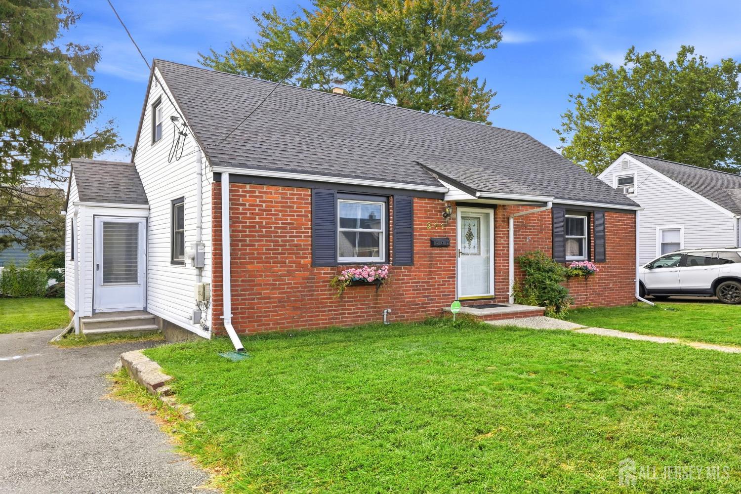 211 Martin Ave, Clifton, NJ 07012