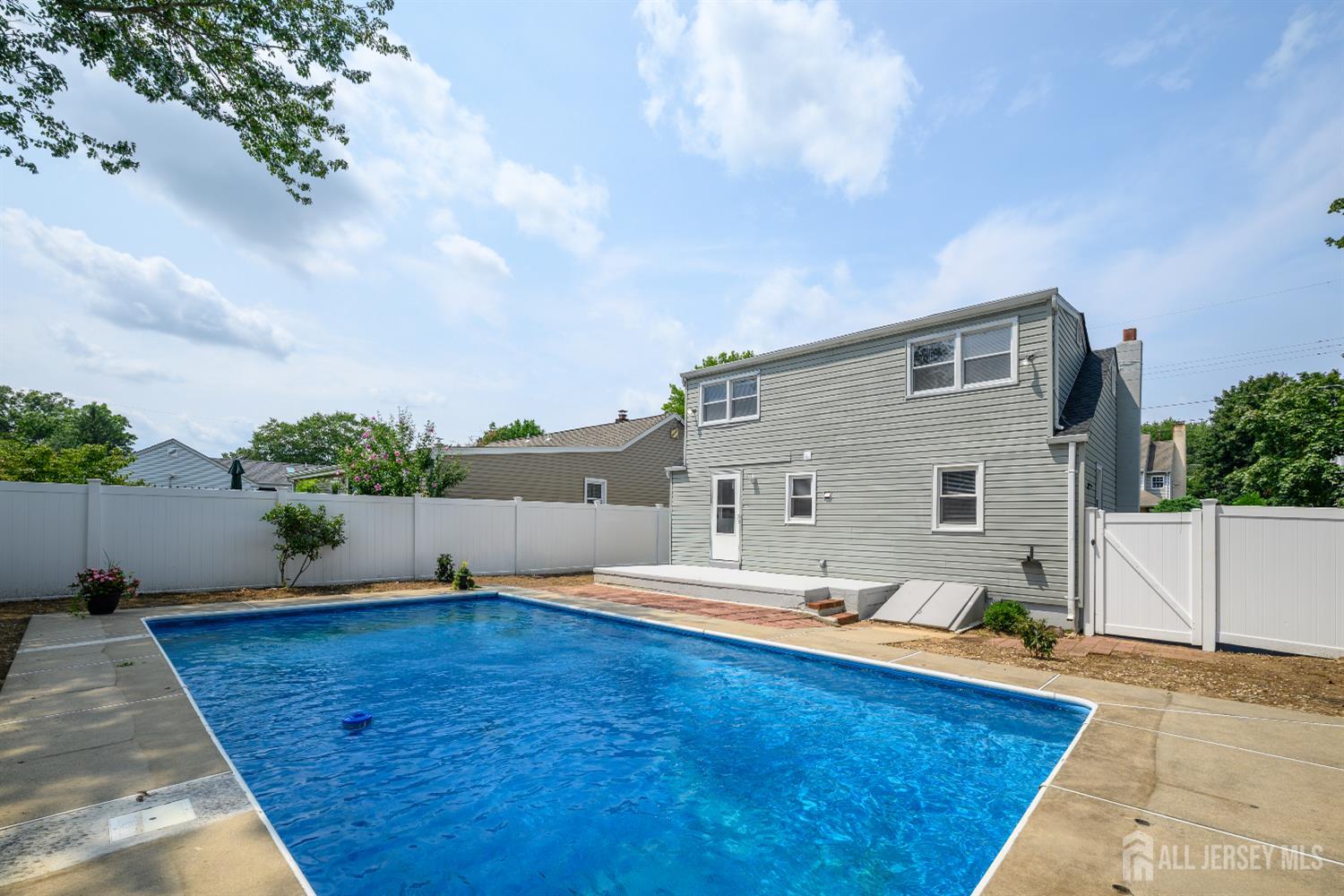 6 Avenue A, Helmetta, NJ 08828 photo