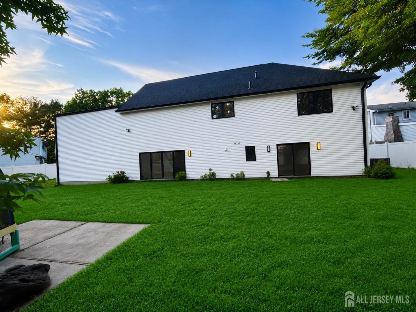 19 Lisa Ct, Colonia, NJ 07067 photo