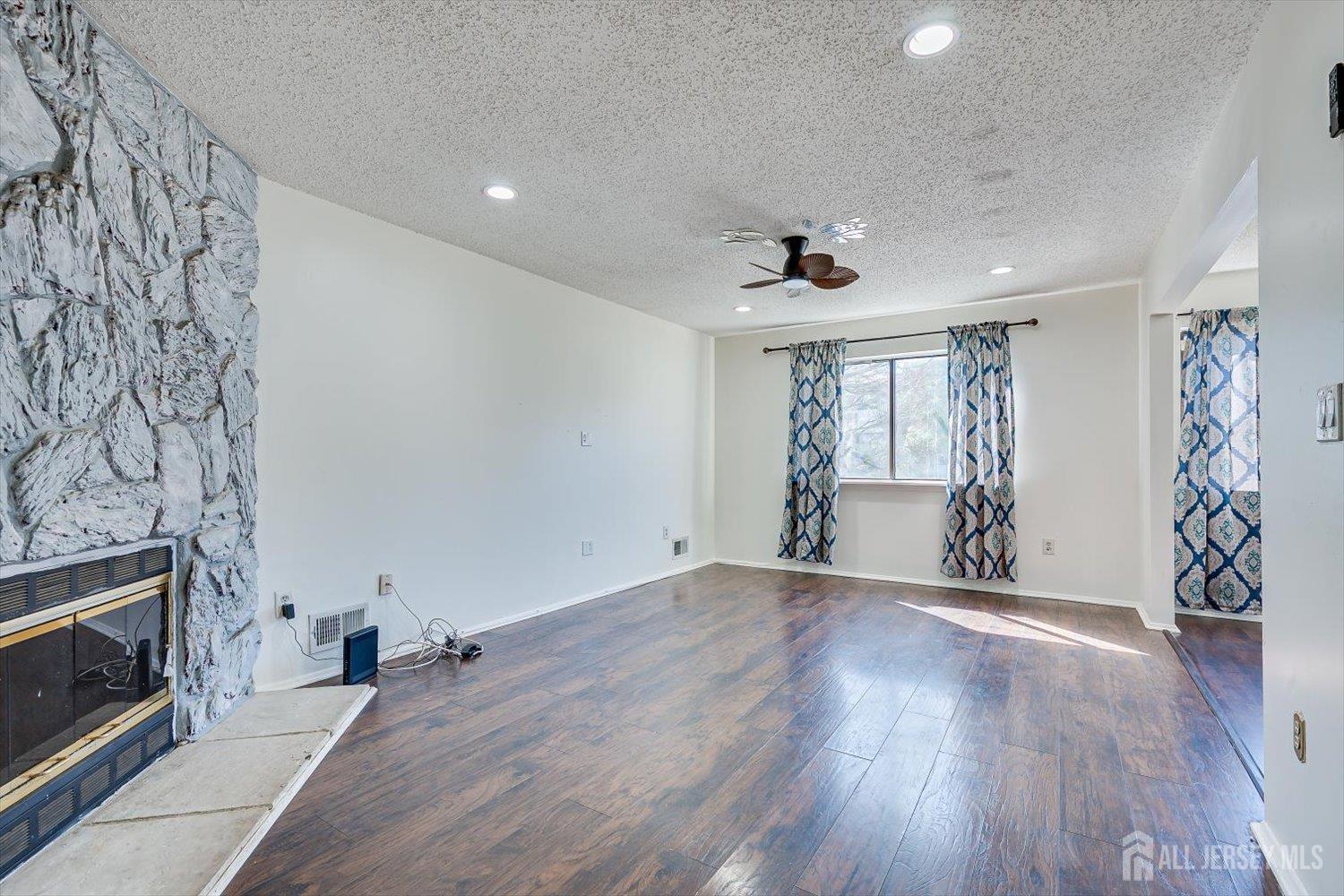 1315 Edison Gln #TERRACE, Edison, NJ 08837 photo