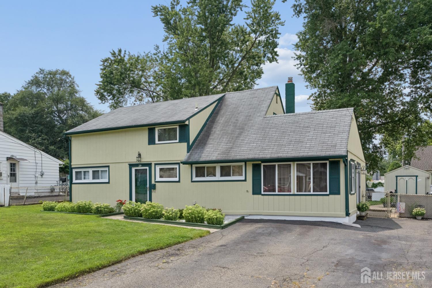 29 Pine Tree Rd, Old Bridge, NJ 08857