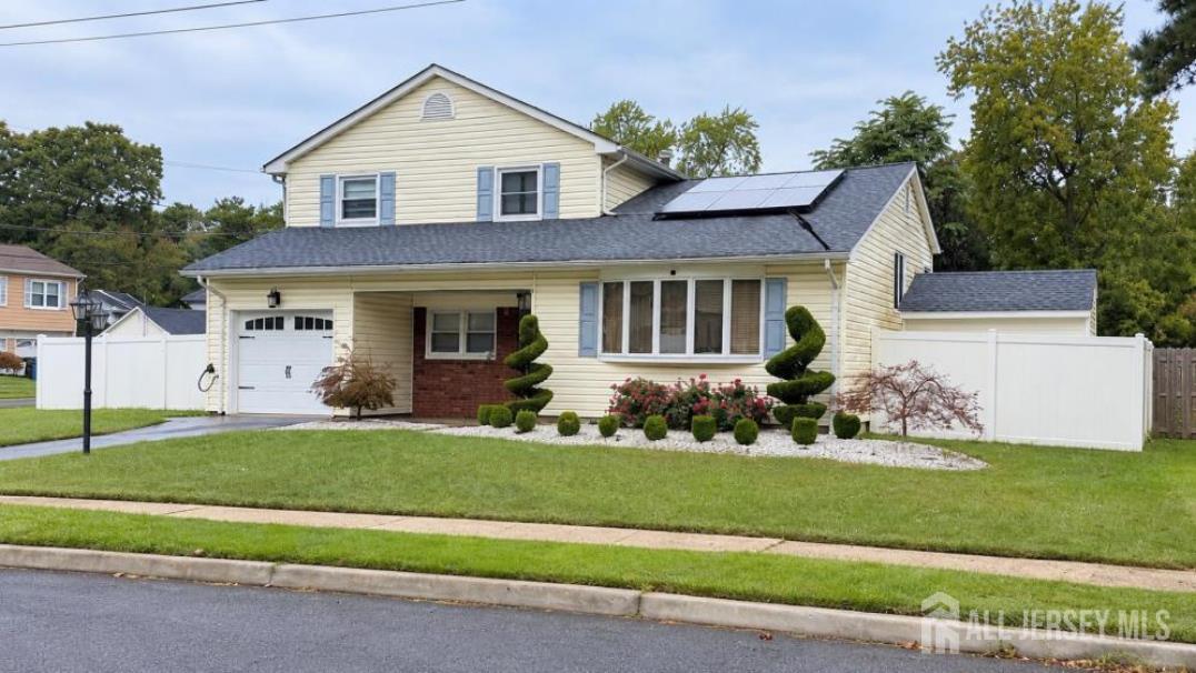 2 Elaine Ct, Old Bridge, NJ 08857