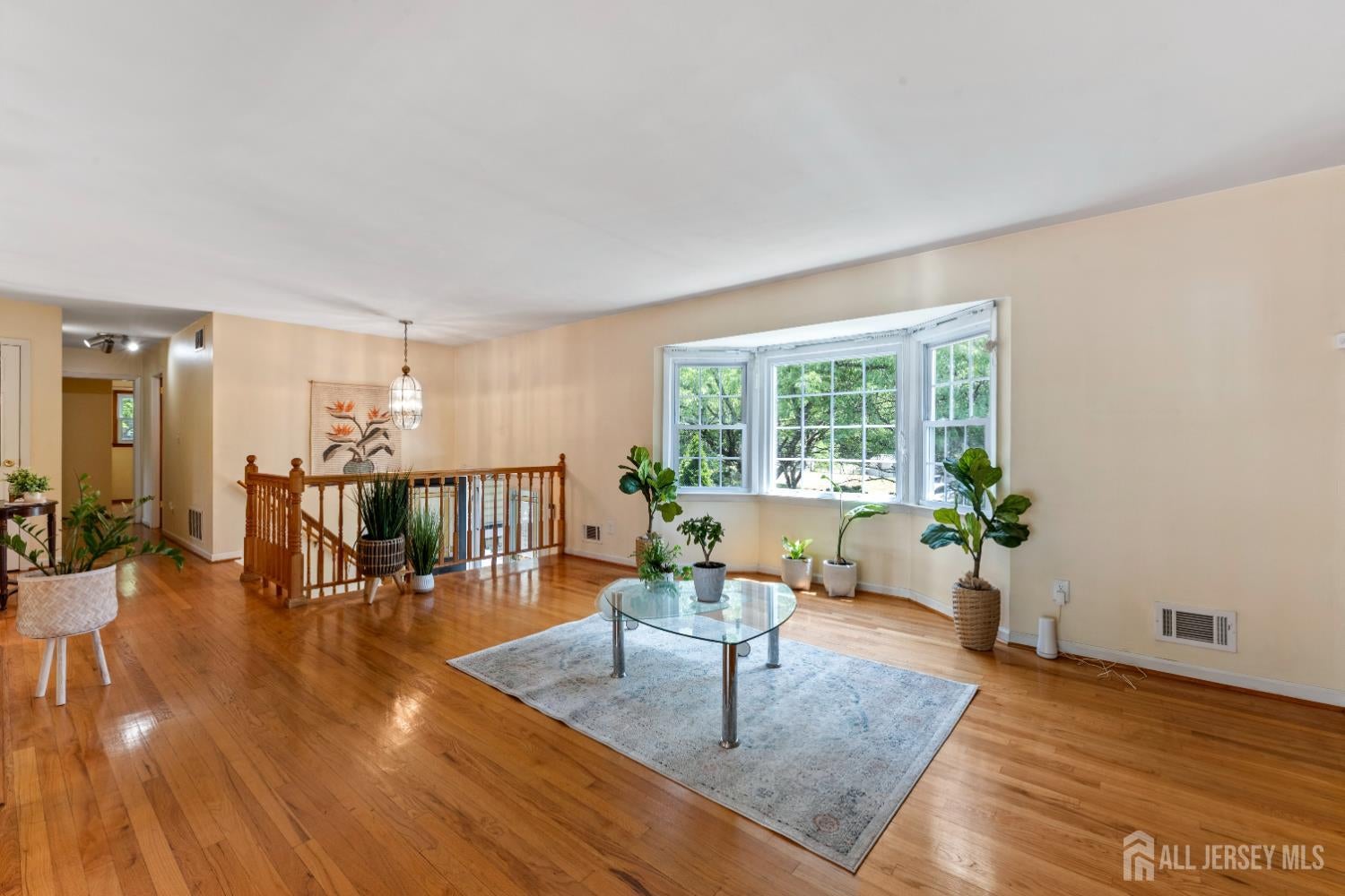 5 Yale Ct, East Brunswick, NJ 08816 photo