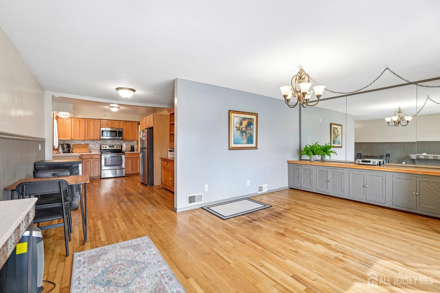 933 Mccandless Pl, Linden, NJ 07036 photo