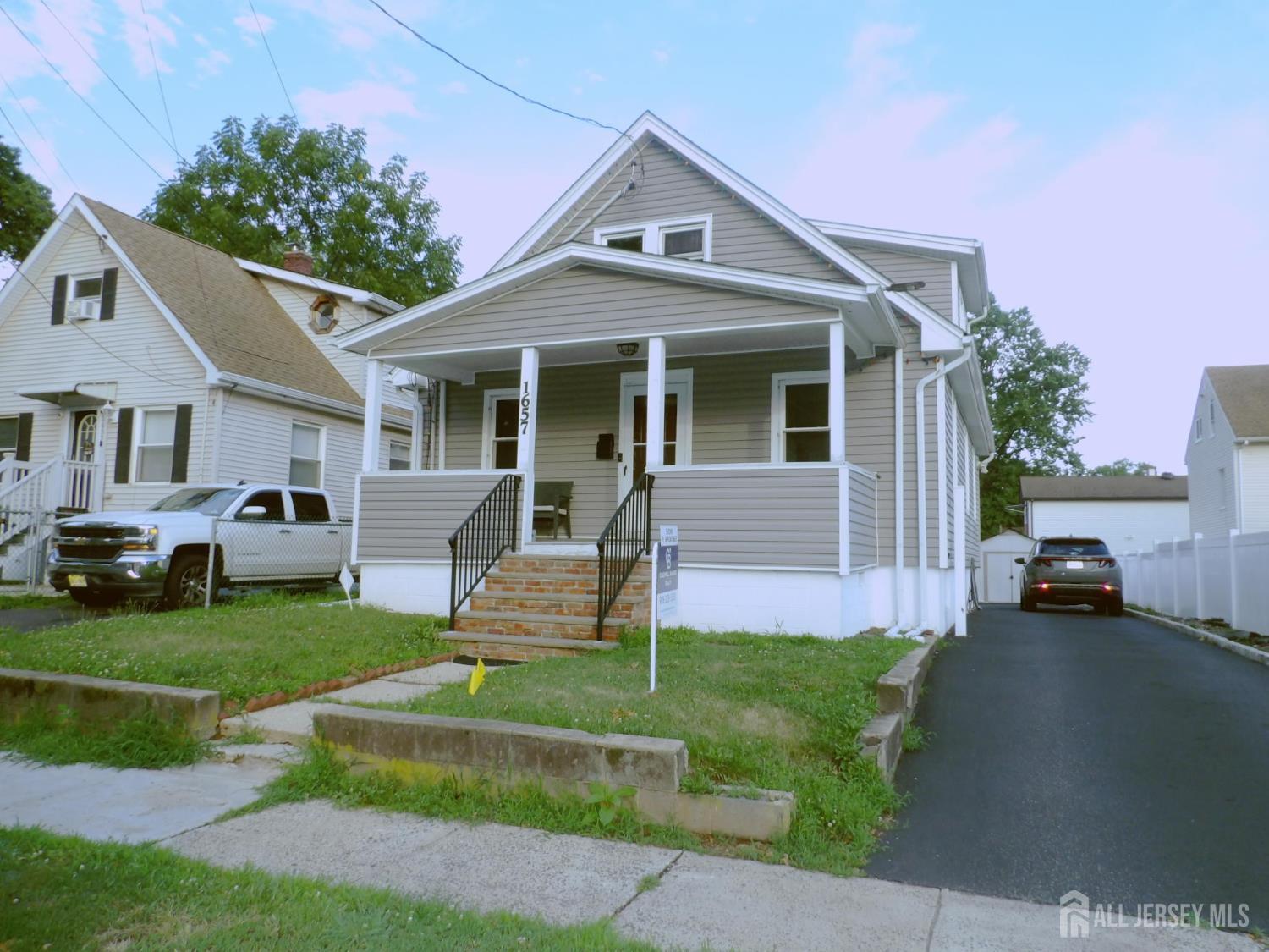 1657 3rd St, Piscataway, NJ 09954