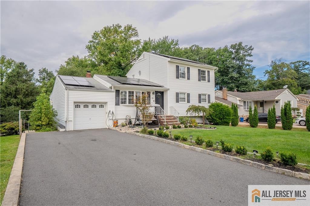 21 Pennington Ave, Colonia, NJ 07067