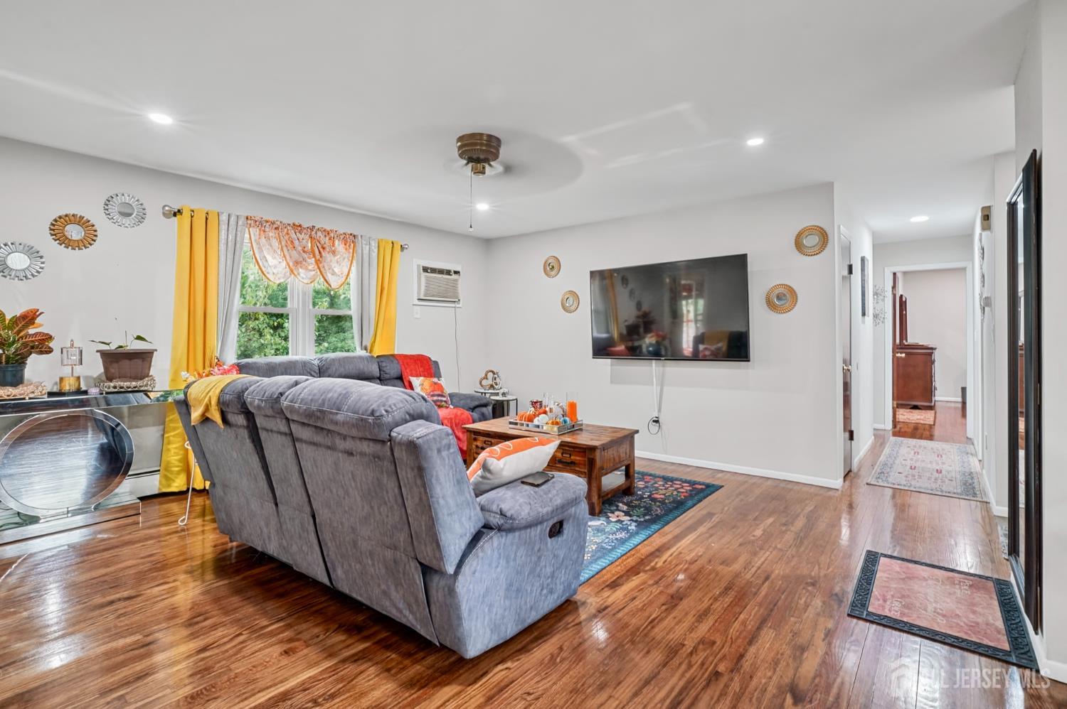 21 Coolidge Ave, East Brunswick, NJ 08816 photo