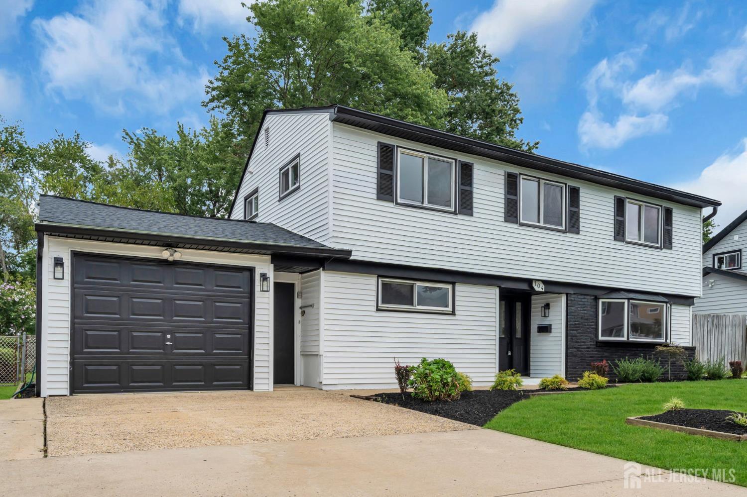 104 Southwood Dr, Old Bridge, NJ 08857