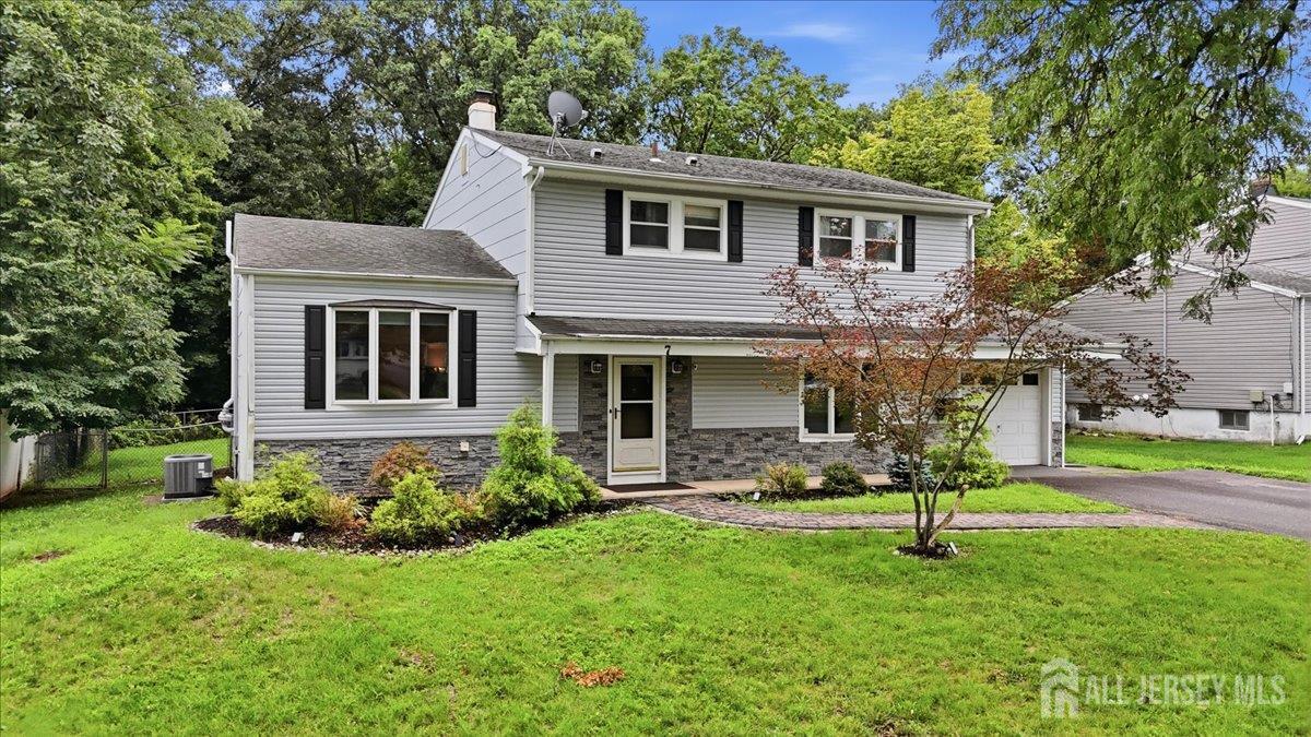 7 Conerly Rd, Franklin, NJ 08873