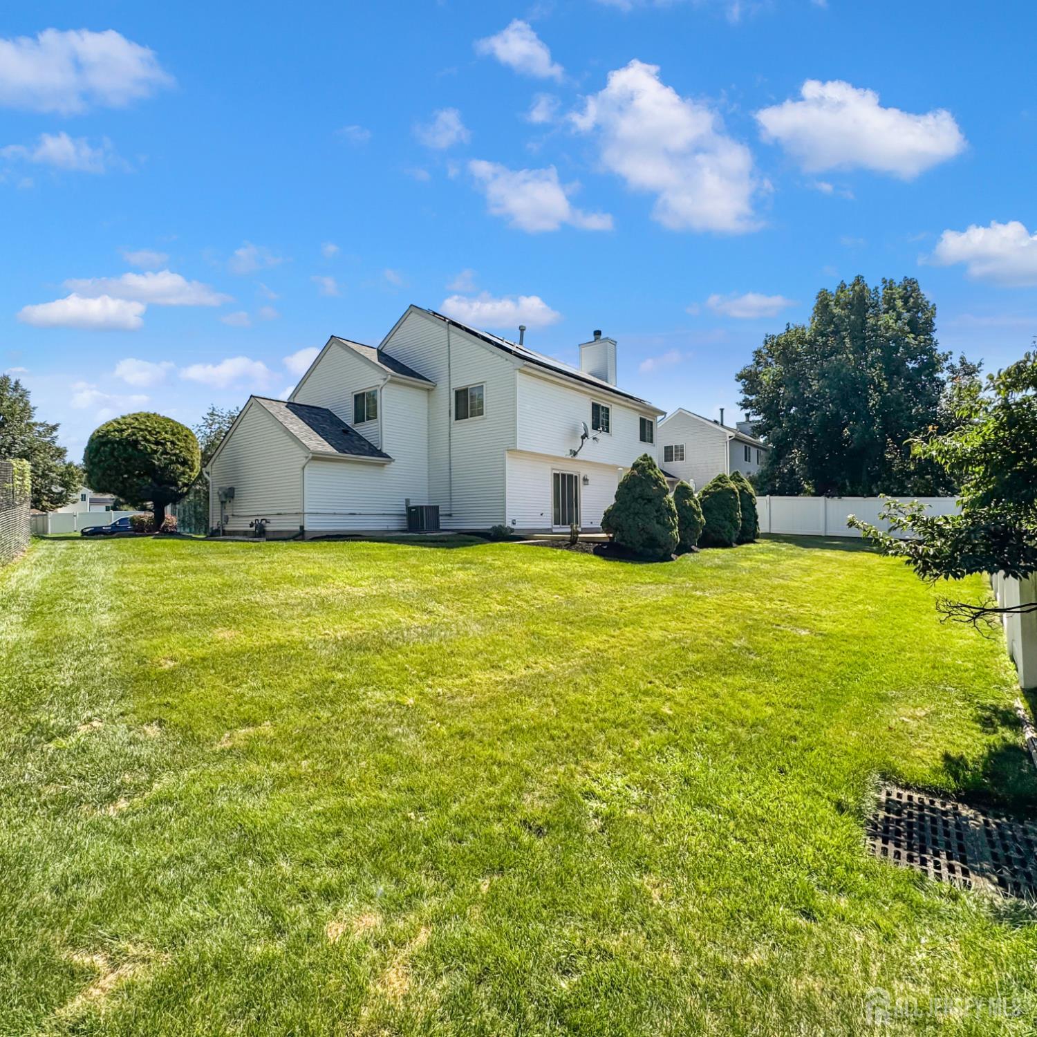 174 Buttonwood Dr, Piscataway, NJ 08854 photo